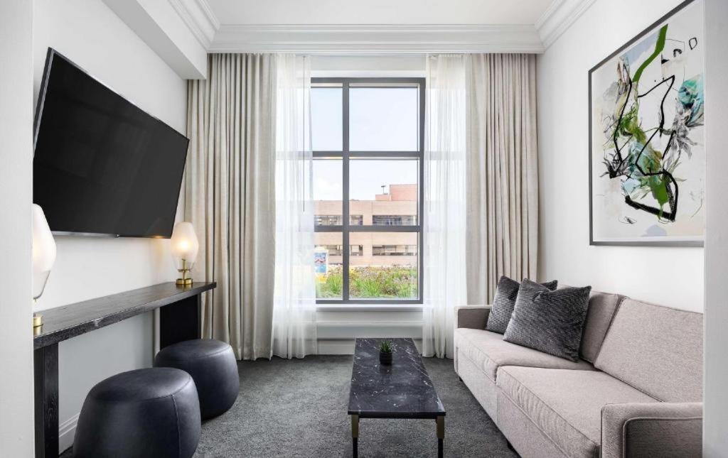 Daxton Hotel Birmingham, Curio Collection By Hilton Bagian luar foto